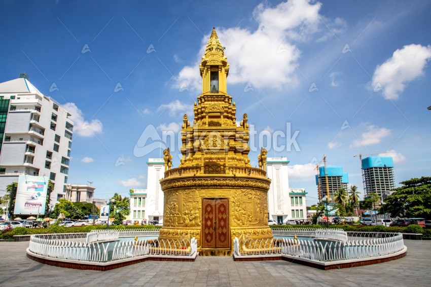 Buddhist Stupa in Phnom Penh - ព្រះសក្យមុនីចេតិយ