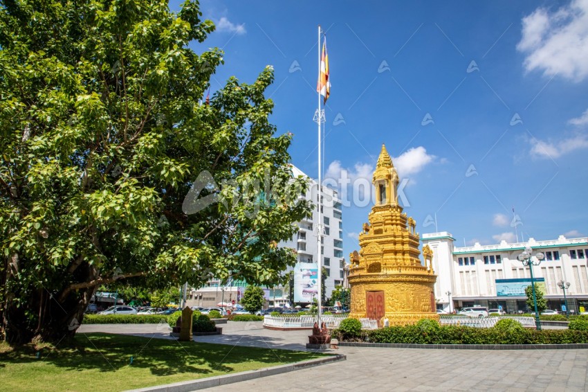 Buddhist Stupa in Phnom Penh - ព្រះសក្យមុនីចេតិយ