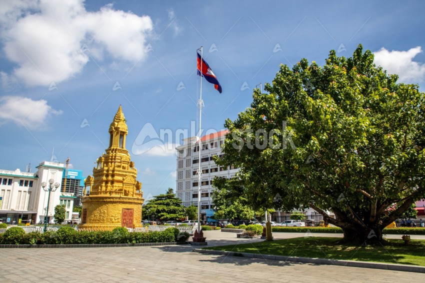 Buddhist Stupa in Phnom Penh - ព្រះ​សក្យ​មុនី​ចេតិយ