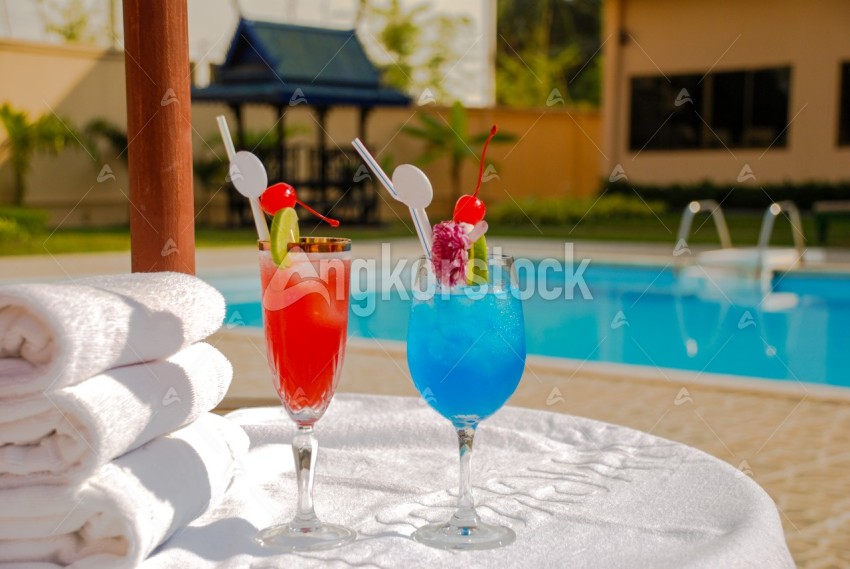 Swimming pool with Cocktail